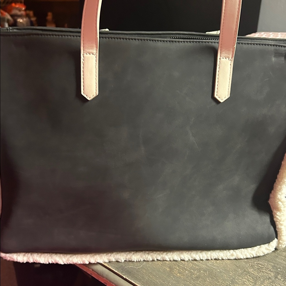 Vintage Havana Katie Fur Star Tote Bag - Black Studded Star - Picture 7 of 7